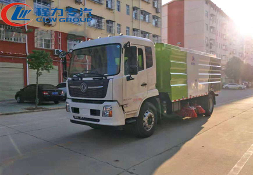 東風(fēng)天錦12方掃路車