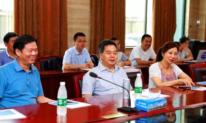 華菱星馬集團(tuán)劉漢如董事長蒞臨程力汽車集團(tuán)商務(wù)考察暨洽談戰(zhàn)略合作項目