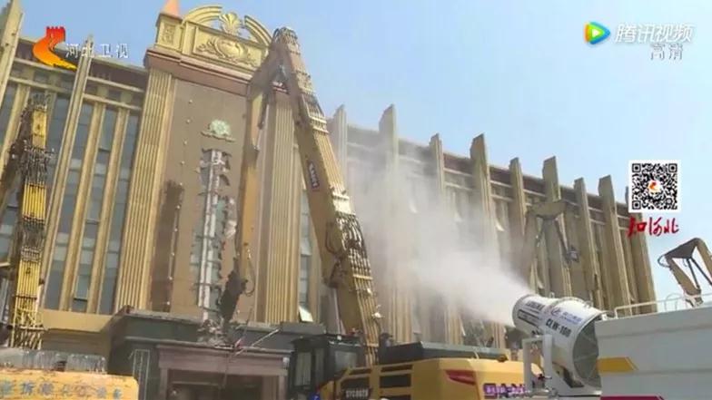 程力抑塵車助力雄安綠色環保第一拆大顯身手，被央視等電視臺主流媒體重點報道